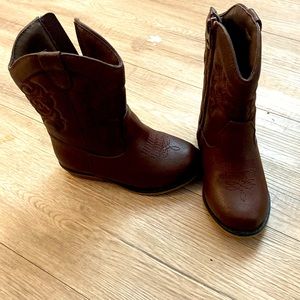 Little girl cowgirl boots